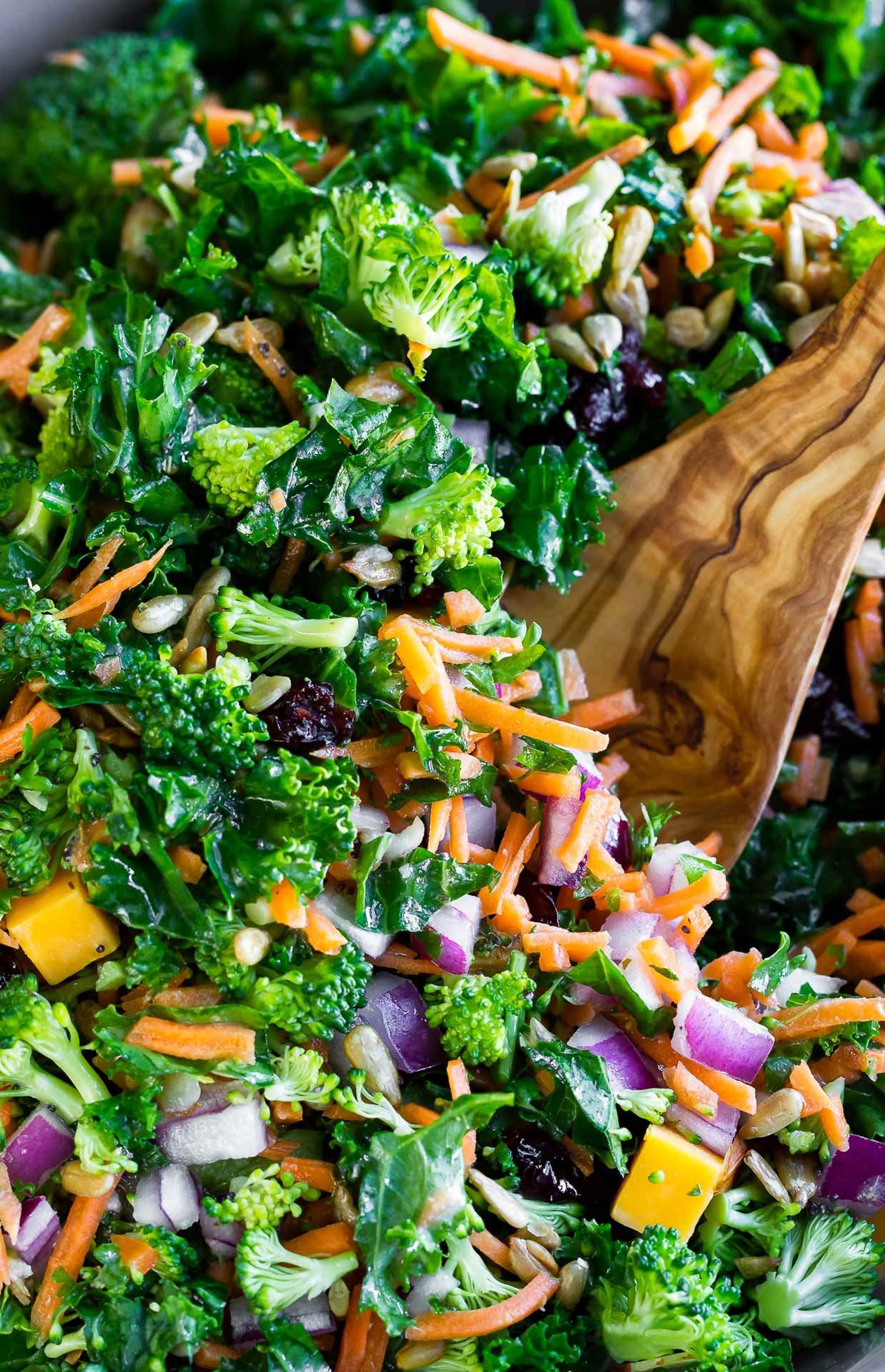 Broccoli Kale Salad with Lemon Dressing | Vegetarian Recipes | Ooooby